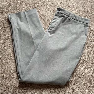 Banana Republic dress pants/trouser in size 12. Light grey and machine wash